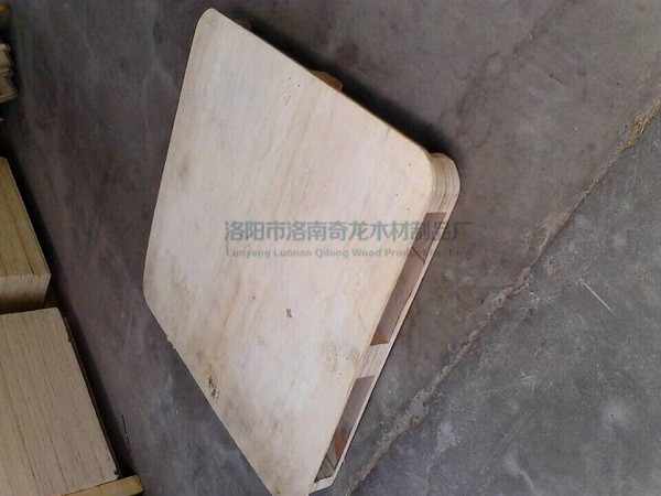 出口木托盤與其他運(yùn)輸支撐材料的對比分析